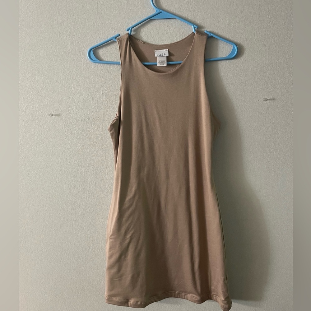 Rue 21 NWOT tan bodycon dress size L